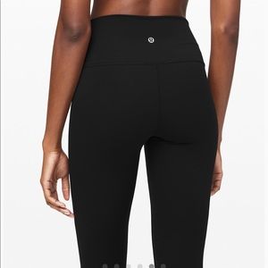 NWT Lululemon Athletica Wunder Under 21” in black
